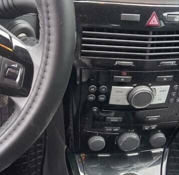 Серый Опель Астра, объемом двигателя 1.6 л и пробегом 263 тыс. км за 5800 $, фото 2 на Automoto.ua