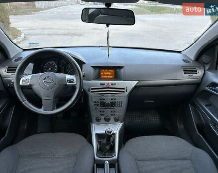 Опель Астра 2010 в Полтаве на Automoto.ua Серый Опель Астра, объемом двигателя 1.6 л и пробегом 143 тыс. км за 6500 $, фото 47 на Automoto.ua