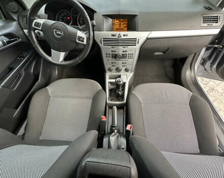 Серый Опель Астра, объемом двигателя 1.6 л и пробегом 224 тыс. км за 5500 $, фото 41 на Automoto.ua