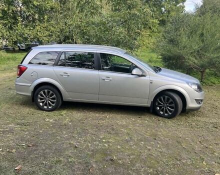 Серый Опель Астра, объемом двигателя 1.69 л и пробегом 205 тыс. км за 6100 $, фото 5 на Automoto.ua