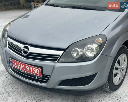 Серый Опель Астра, объемом двигателя 1.8 л и пробегом 196 тыс. км за 6800 $, фото 1 на Automoto.ua