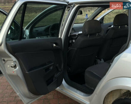 Серый Опель Астра, объемом двигателя 1.69 л и пробегом 245 тыс. км за 5800 $, фото 18 на Automoto.ua