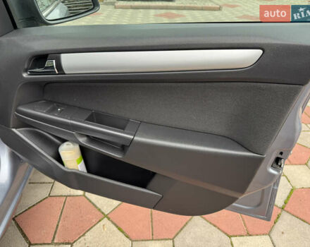 Серый Опель Астра, объемом двигателя 1.6 л и пробегом 209 тыс. км за 6400 $, фото 22 на Automoto.ua