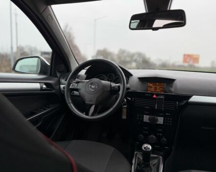 Серый Опель Астра, объемом двигателя 1.9 л и пробегом 286 тыс. км за 4820 $, фото 12 на Automoto.ua