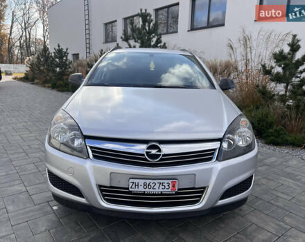 Серый Опель Астра, объемом двигателя 1.6 л и пробегом 231 тыс. км за 4950 $, фото 1 на Automoto.ua
