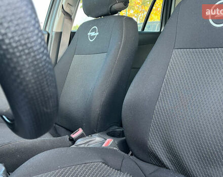 Серый Опель Астра, объемом двигателя 1.69 л и пробегом 260 тыс. км за 5300 $, фото 23 на Automoto.ua