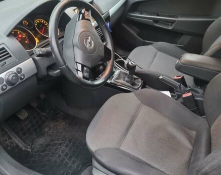 Серый Опель Астра, объемом двигателя 1.69 л и пробегом 342 тыс. км за 5300 $, фото 4 на Automoto.ua