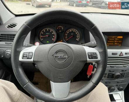 Опель Астра 2010 у Вінниці на Automoto.ua Сірий Опель Астра, об'ємом двигуна 0 л та пробігом 210 тис. км за 5600 $, фото 27 на Automoto.ua