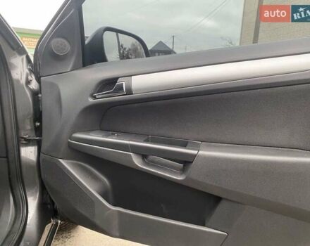 Сірий Опель Астра, об'ємом двигуна 1.4 л та пробігом 307 тис. км за 4700 $, фото 4 на Automoto.ua