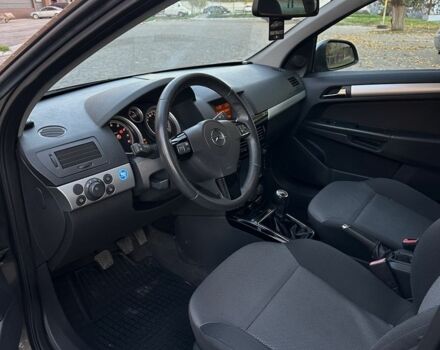 Опель Астра 2010 у Луцьку на Automoto.ua Сірий Опель Астра, об'ємом двигуна 1.6 л та пробігом 172 тис. км за 5900 $, фото 4 на Automoto.ua