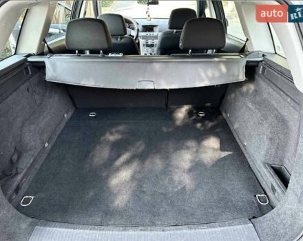 Серый Опель Астра, объемом двигателя 1.69 л и пробегом 217 тыс. км за 5850 $, фото 4 на Automoto.ua