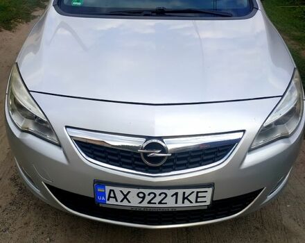 Серый Опель Астра, объемом двигателя 1.2 л и пробегом 257 тыс. км за 5600 $, фото 6 на Automoto.ua