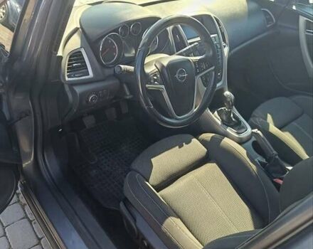 Серый Опель Астра, объемом двигателя 1.7 л и пробегом 196 тыс. км за 7100 $, фото 7 на Automoto.ua