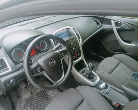 Серый Опель Астра, объемом двигателя 1.2 л и пробегом 266 тыс. км за 6350 $, фото 4 на Automoto.ua