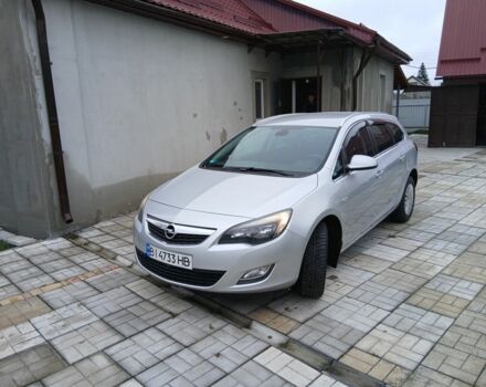 Серый Опель Астра, объемом двигателя 1.7 л и пробегом 266 тыс. км за 7500 $, фото 3 на Automoto.ua