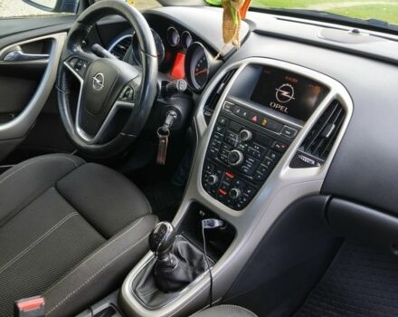 Серый Опель Астра, объемом двигателя 1.7 л и пробегом 320 тыс. км за 6700 $, фото 5 на Automoto.ua