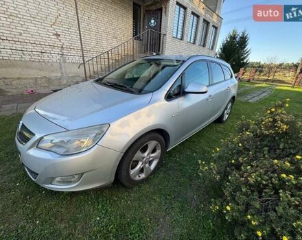 Серый Опель Астра, объемом двигателя 1.7 л и пробегом 377 тыс. км за 6200 $, фото 9 на Automoto.ua