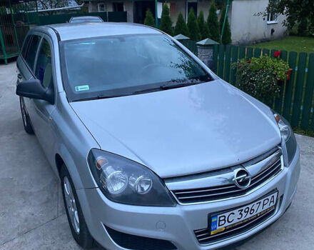 Серый Опель Астра, объемом двигателя 1.7 л и пробегом 250 тыс. км за 5900 $, фото 5 на Automoto.ua