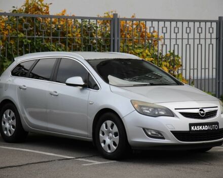 Серый Опель Астра, объемом двигателя 1.7 л и пробегом 233 тыс. км за 7800 $, фото 2 на Automoto.ua