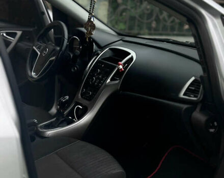 Серый Опель Астра, объемом двигателя 1.7 л и пробегом 261 тыс. км за 6900 $, фото 12 на Automoto.ua