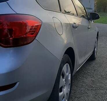 Серый Опель Астра, объемом двигателя 1.7 л и пробегом 248 тыс. км за 6950 $, фото 14 на Automoto.ua