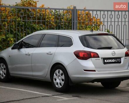 Серый Опель Астра, объемом двигателя 1.69 л и пробегом 233 тыс. км за 7800 $, фото 3 на Automoto.ua