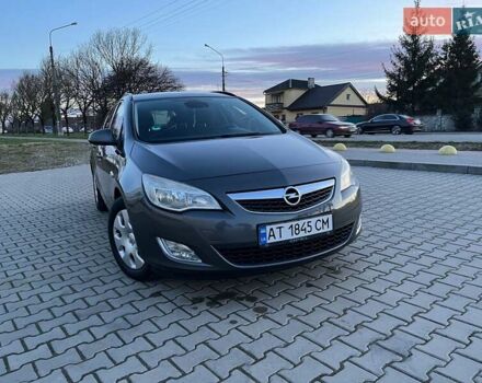 Сірий Опель Астра, об'ємом двигуна 1.7 л та пробігом 244 тис. км за 7000 $, фото 12 на Automoto.ua