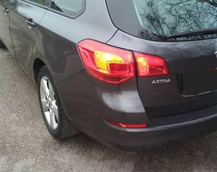 Серый Опель Астра, объемом двигателя 1.7 л и пробегом 204 тыс. км за 7600 $, фото 1 на Automoto.ua