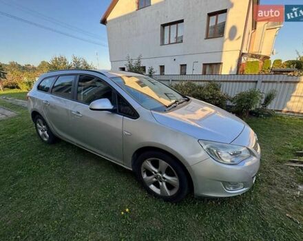 Серый Опель Астра, объемом двигателя 1.7 л и пробегом 377 тыс. км за 6200 $, фото 6 на Automoto.ua