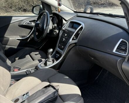 Серый Опель Астра, объемом двигателя 1.7 л и пробегом 216 тыс. км за 6300 $, фото 12 на Automoto.ua