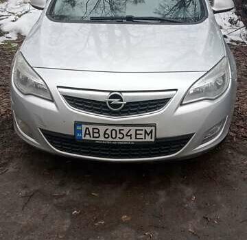 Серый Опель Астра, объемом двигателя 1.7 л и пробегом 200 тыс. км за 8200 $, фото 1 на Automoto.ua