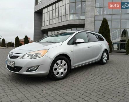 Серый Опель Астра, объемом двигателя 1.7 л и пробегом 276 тыс. км за 6500 $, фото 1 на Automoto.ua