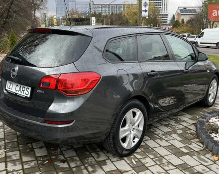 Серый Опель Астра, объемом двигателя 1.7 л и пробегом 319 тыс. км за 6400 $, фото 6 на Automoto.ua