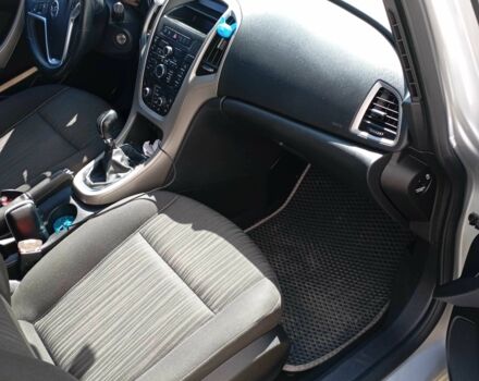 Серый Опель Астра, объемом двигателя 1.7 л и пробегом 210 тыс. км за 6800 $, фото 12 на Automoto.ua