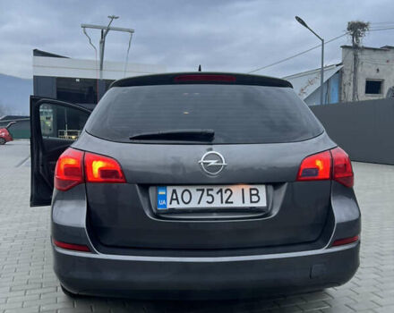 Серый Опель Астра, объемом двигателя 1.7 л и пробегом 287 тыс. км за 6500 $, фото 6 на Automoto.ua