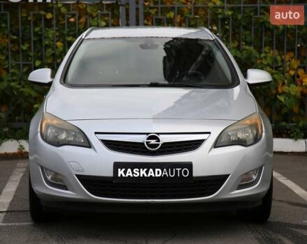 Серый Опель Астра, объемом двигателя 1.69 л и пробегом 233 тыс. км за 7800 $, фото 1 на Automoto.ua