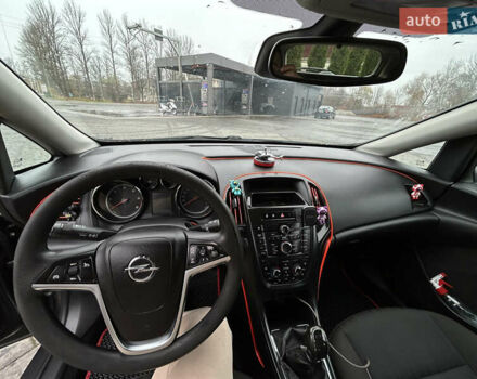Серый Опель Астра, объемом двигателя 1.69 л и пробегом 261 тыс. км за 6300 $, фото 11 на Automoto.ua