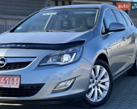 Серый Опель Астра, объемом двигателя 1.7 л и пробегом 259 тыс. км за 7700 $, фото 6 на Automoto.ua