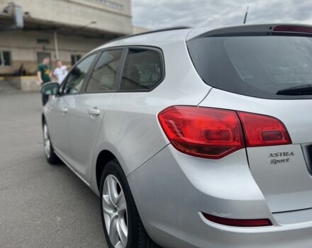 Серый Опель Астра, объемом двигателя 1.7 л и пробегом 70 тыс. км за 6000 $, фото 5 на Automoto.ua