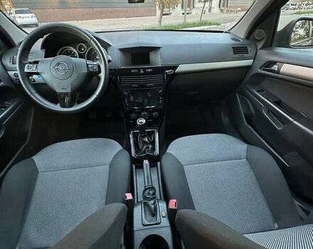 Опель Астра 2011 в Луцке на Automoto.ua Серый Опель Астра, объемом двигателя 1.6 л и пробегом 172 тыс. км за 5900 $, фото 62 на Automoto.ua