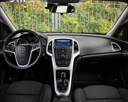 Серый Опель Астра, объемом двигателя 1.7 л и пробегом 233 тыс. км за 7800 $, фото 11 на Automoto.ua