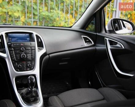 Серый Опель Астра, объемом двигателя 1.69 л и пробегом 233 тыс. км за 7800 $, фото 12 на Automoto.ua