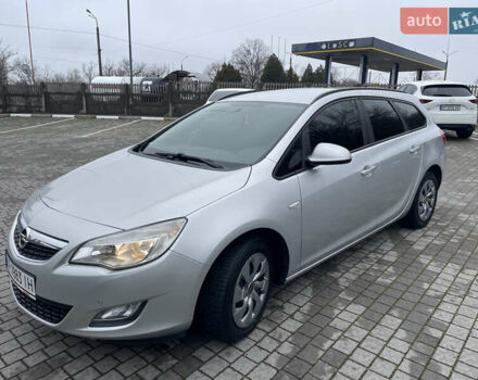 Серый Опель Астра, объемом двигателя 1.7 л и пробегом 228 тыс. км за 7400 $, фото 2 на Automoto.ua