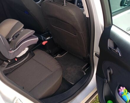 Серый Опель Астра, объемом двигателя 1.7 л и пробегом 210 тыс. км за 6800 $, фото 16 на Automoto.ua