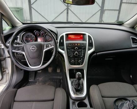 Серый Опель Астра, объемом двигателя 1.7 л и пробегом 266 тыс. км за 7500 $, фото 4 на Automoto.ua