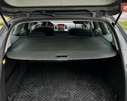 Серый Опель Астра, объемом двигателя 1.7 л и пробегом 319 тыс. км за 6400 $, фото 31 на Automoto.ua