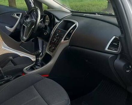 Серый Опель Астра, объемом двигателя 1.7 л и пробегом 248 тыс. км за 6950 $, фото 23 на Automoto.ua