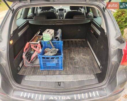 Опель Астра 2011 в Сарнах на Automoto.ua Серый Опель Астра, объемом двигателя 2 л и пробегом 261 тыс. км за 8500 $, фото 4 на Automoto.ua