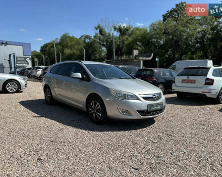 Серый Опель Астра, объемом двигателя 1.7 л и пробегом 183 тыс. км за 7900 $, фото 10 на Automoto.ua