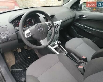 Опель Астра 2011 в Бердичеве на Automoto.ua Серый Опель Астра, объемом двигателя 1.6 л и пробегом 192 тыс. км за 6350 $, фото 7 на Automoto.ua